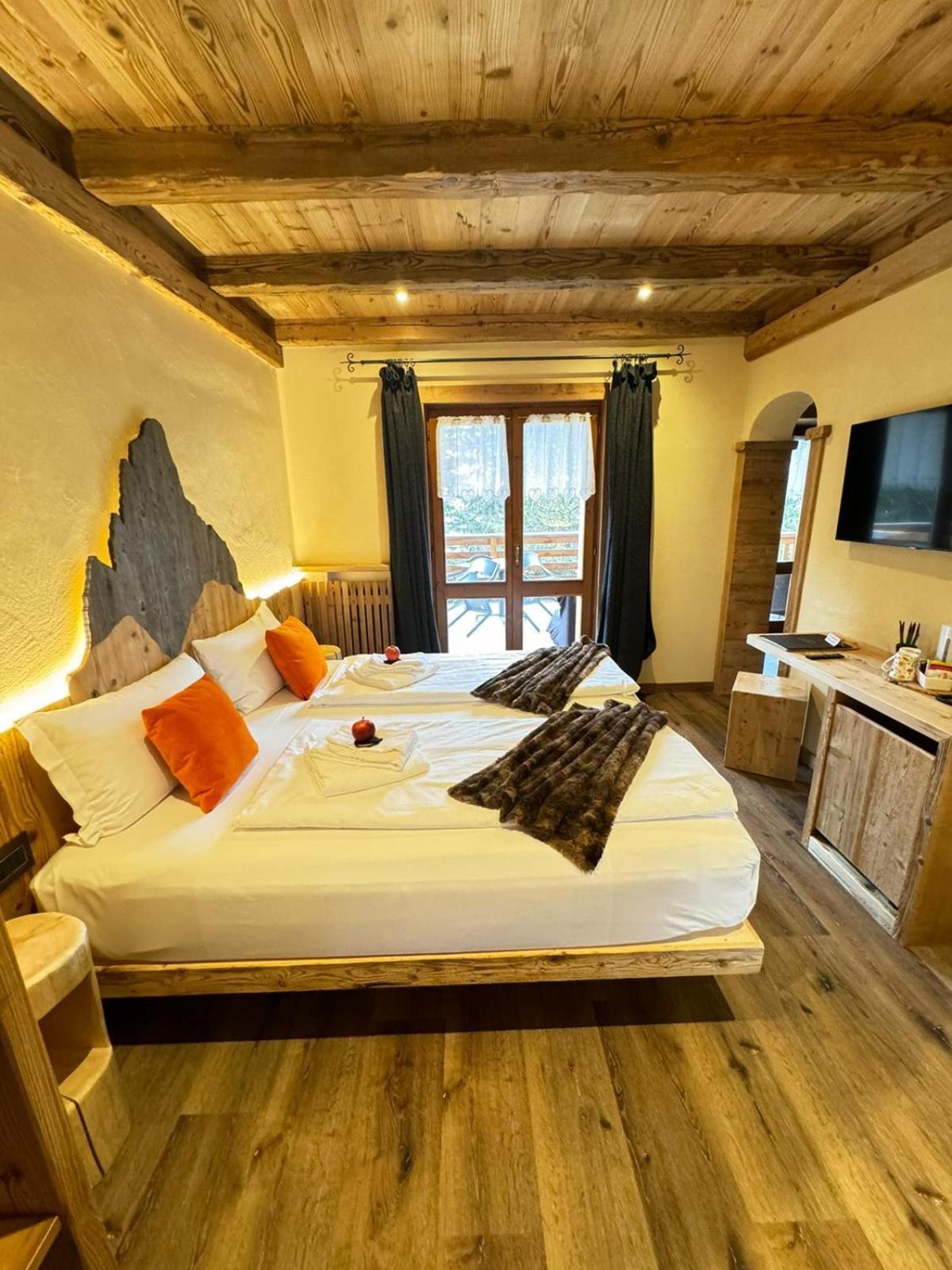 Hotel Ciasa Lorenzi Κορτίνα Ντ' Αμπέτσο Εξωτερικό φωτογραφία