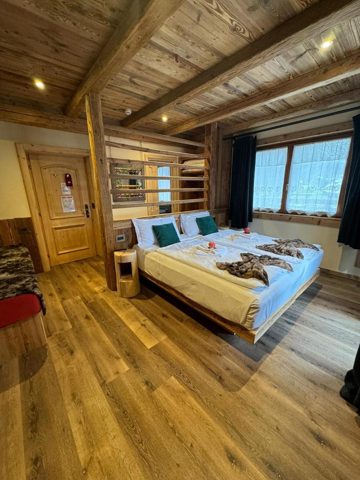 Hotel Ciasa Lorenzi Κορτίνα Ντ' Αμπέτσο Εξωτερικό φωτογραφία