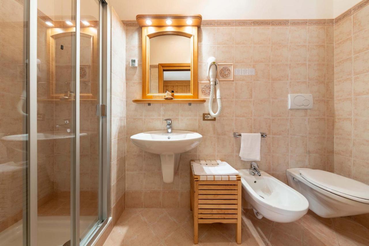 Hotel Ciasa Lorenzi Κορτίνα Ντ' Αμπέτσο Εξωτερικό φωτογραφία