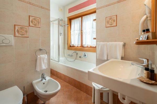 Hotel Ciasa Lorenzi Κορτίνα Ντ' Αμπέτσο Εξωτερικό φωτογραφία